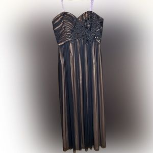 👑Prom formal party strapless dress women’s size 6 black and nude JS collection